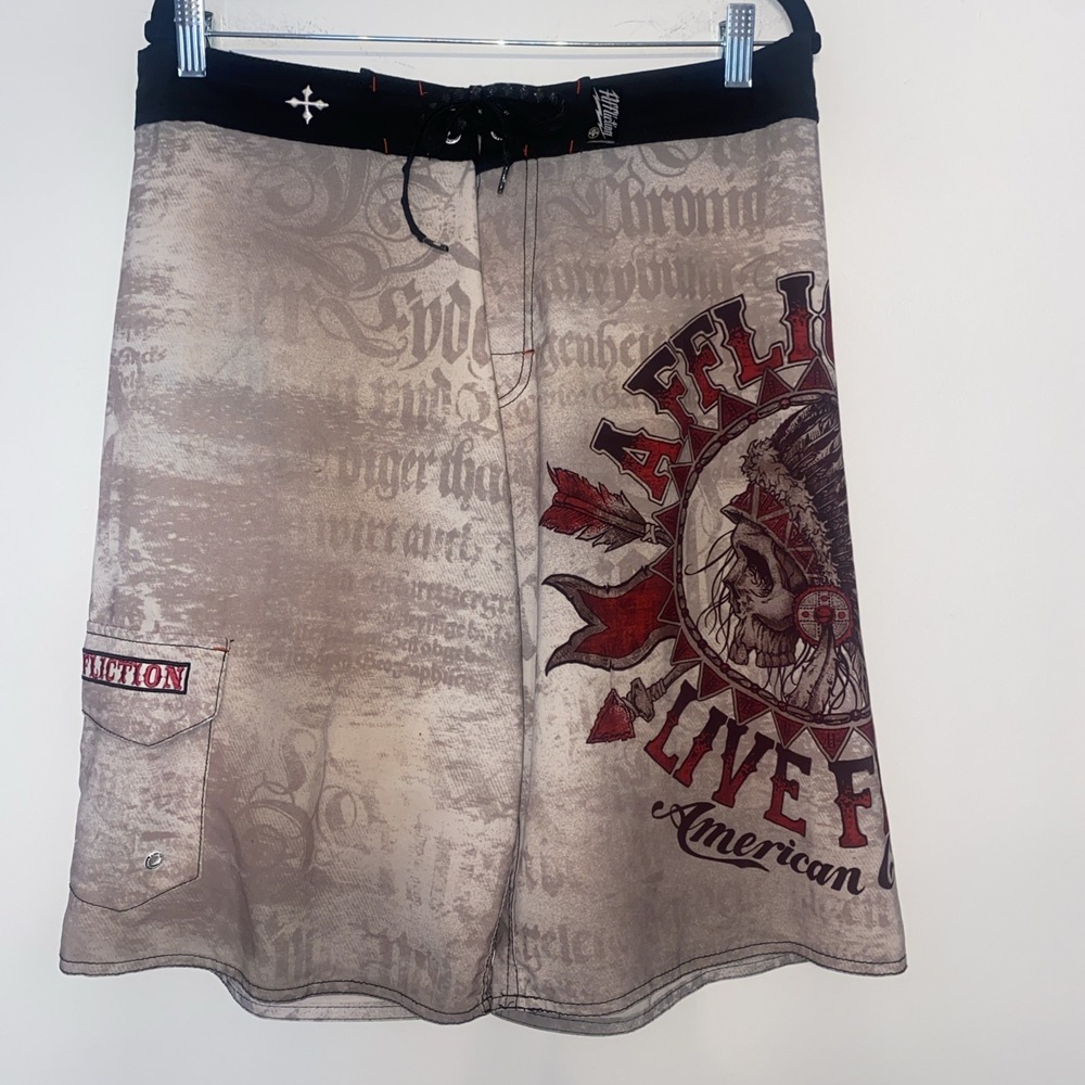 VTG Y2K Affliction Graphic Long Board Shorts Skull Tattoo Grunge wear Beige Red‎